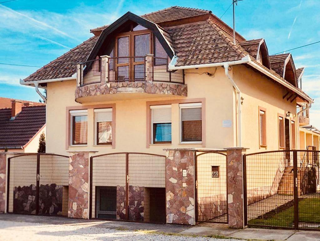 Aranylo Apartmanhaz Hajdúszoboszló Exteriér fotografie